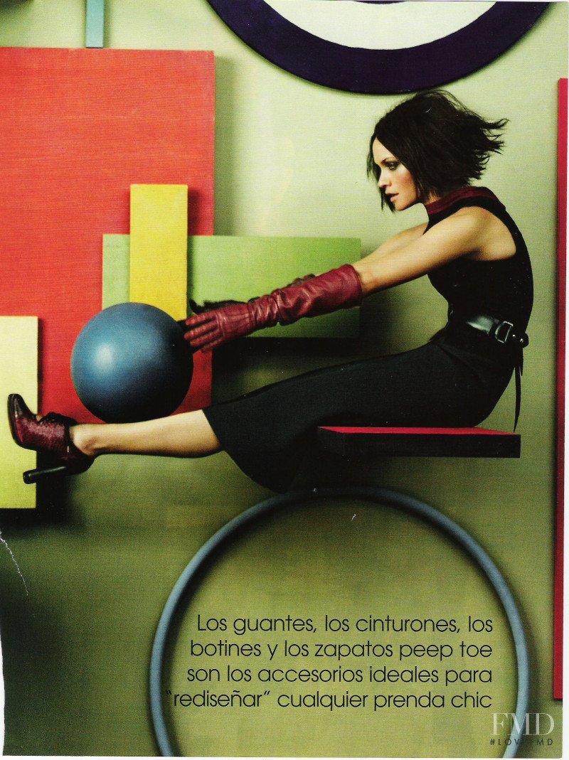 Amber Valletta featured in Juegos de Formas, August 2007