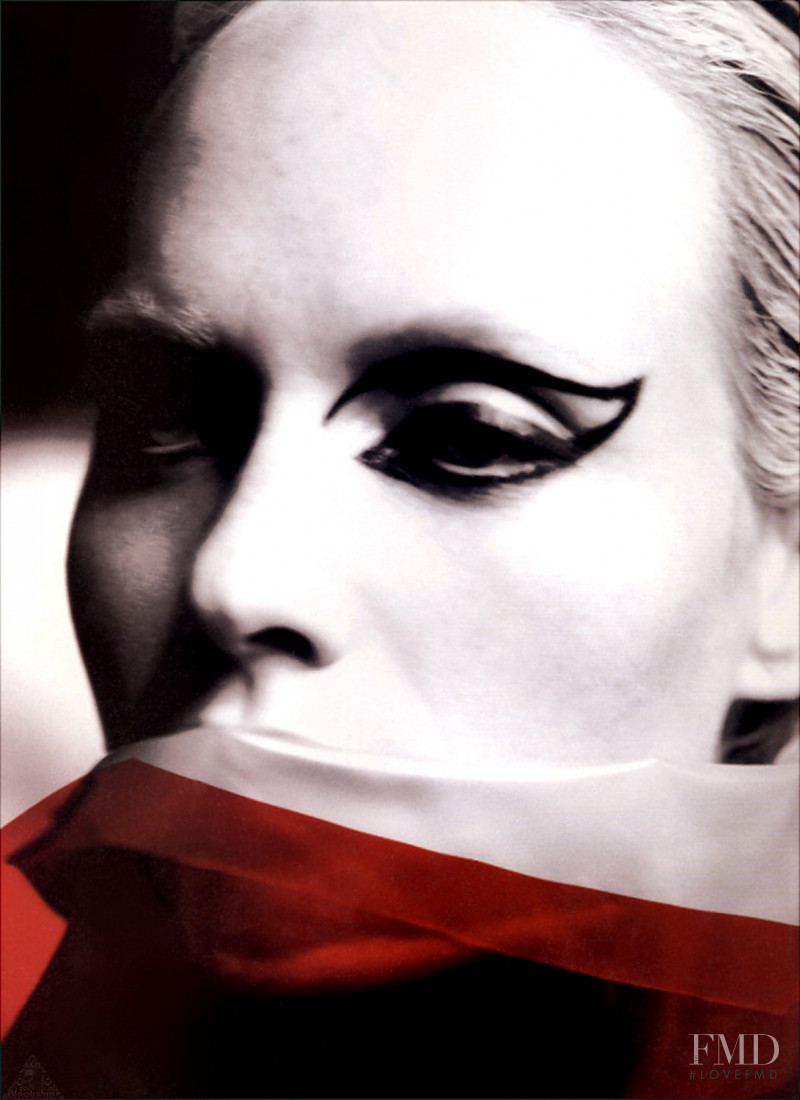 Amber Valletta featured in Techno, October 2002