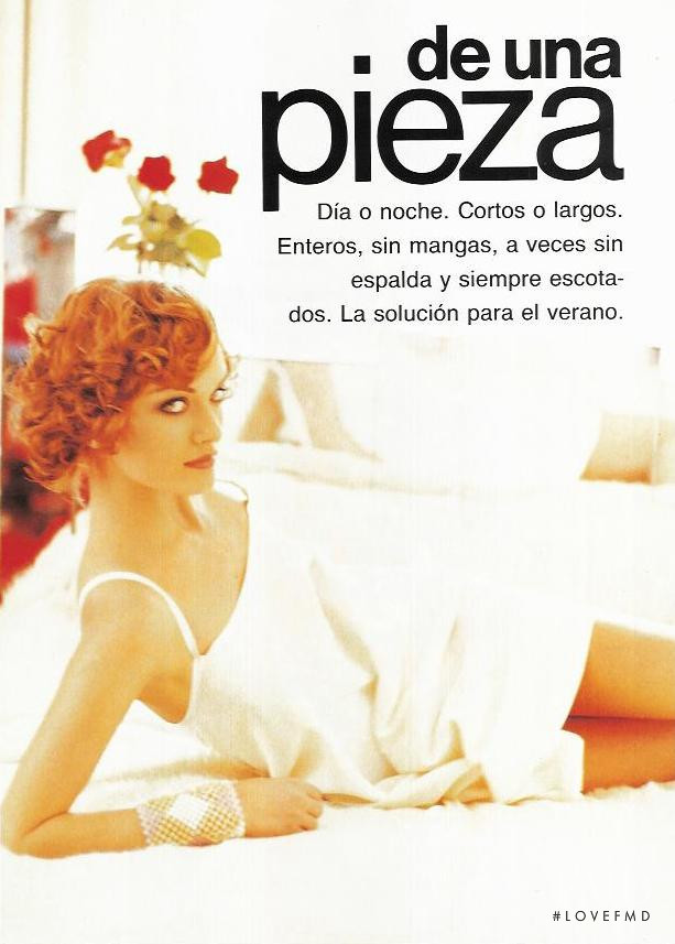 Amber Valletta featured in De Una Pieza, September 1992