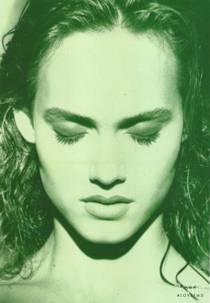 Amber Valletta featured in Il metodo Clinique, October 1989