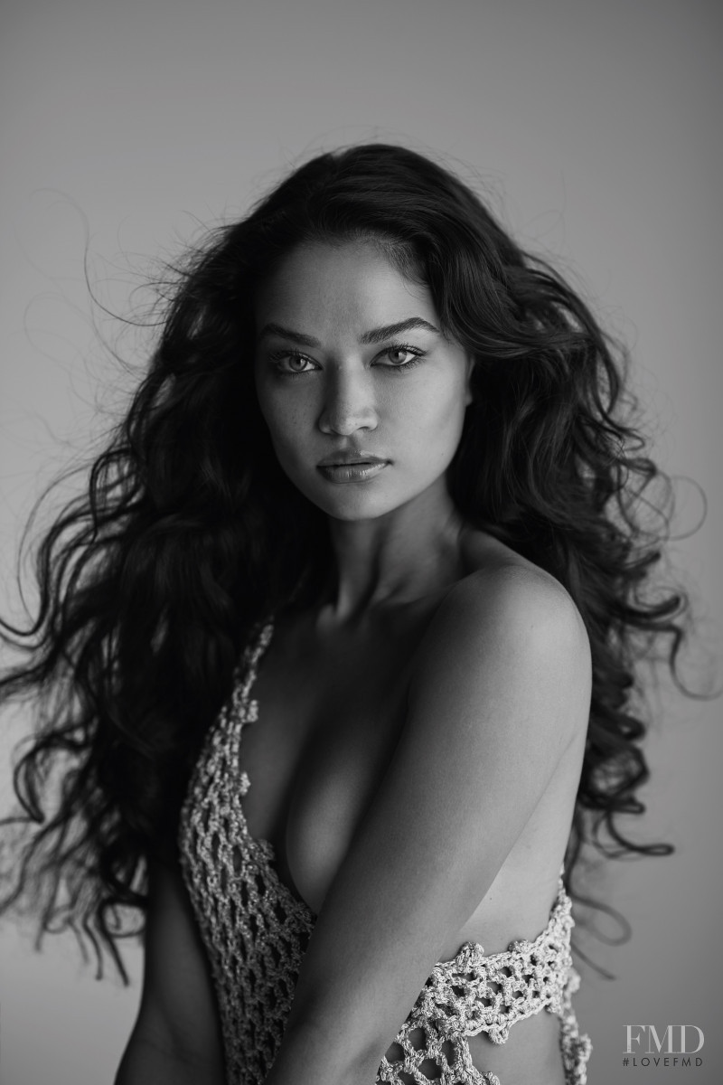 Shanina Shaik featured in Shanina Shaik, May 2019