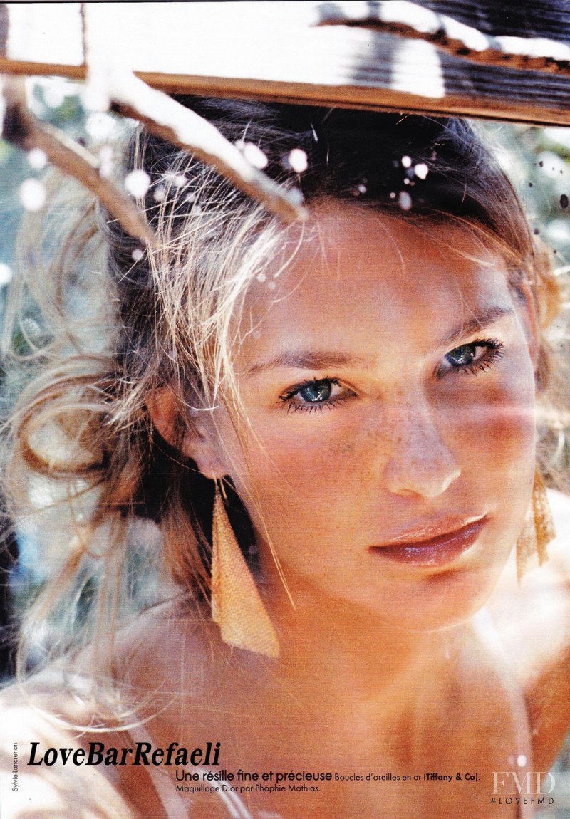 Bar Refaeli featured in Sous Le Soleil Exactement..., July 2006