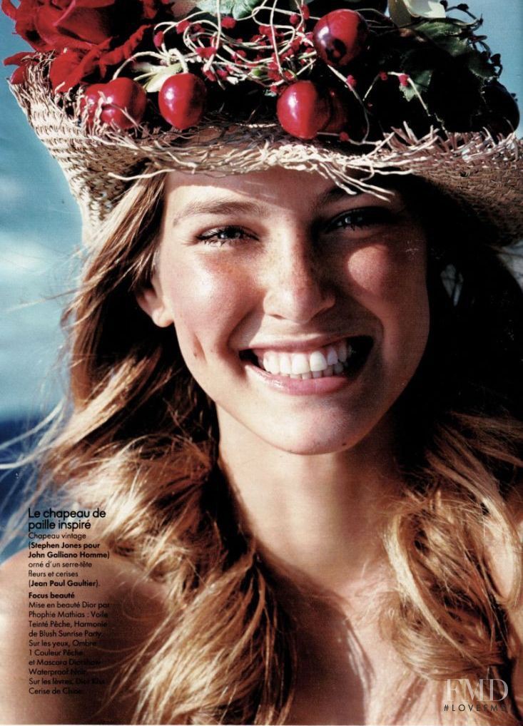 Bar Refaeli featured in Sous Le Soleil Exactement..., July 2006