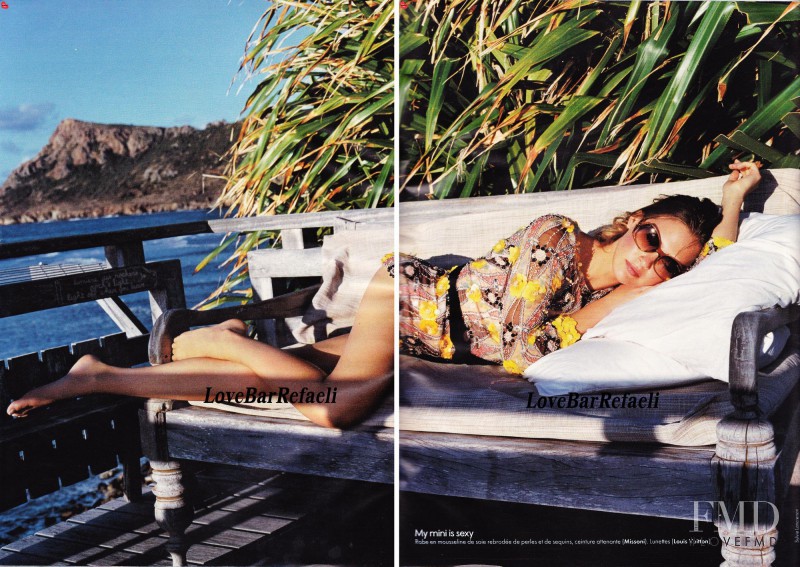 Bar Refaeli featured in Sous Le Soleil Exactement..., July 2006