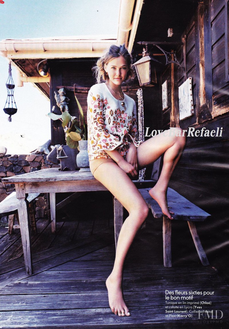 Bar Refaeli featured in Sous Le Soleil Exactement..., July 2006