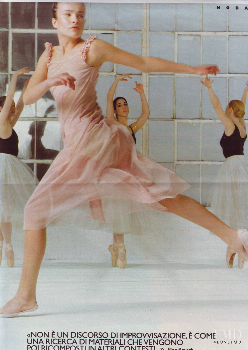 Ljupka Gojic featured in il ritmo dell\'abito, April 1999