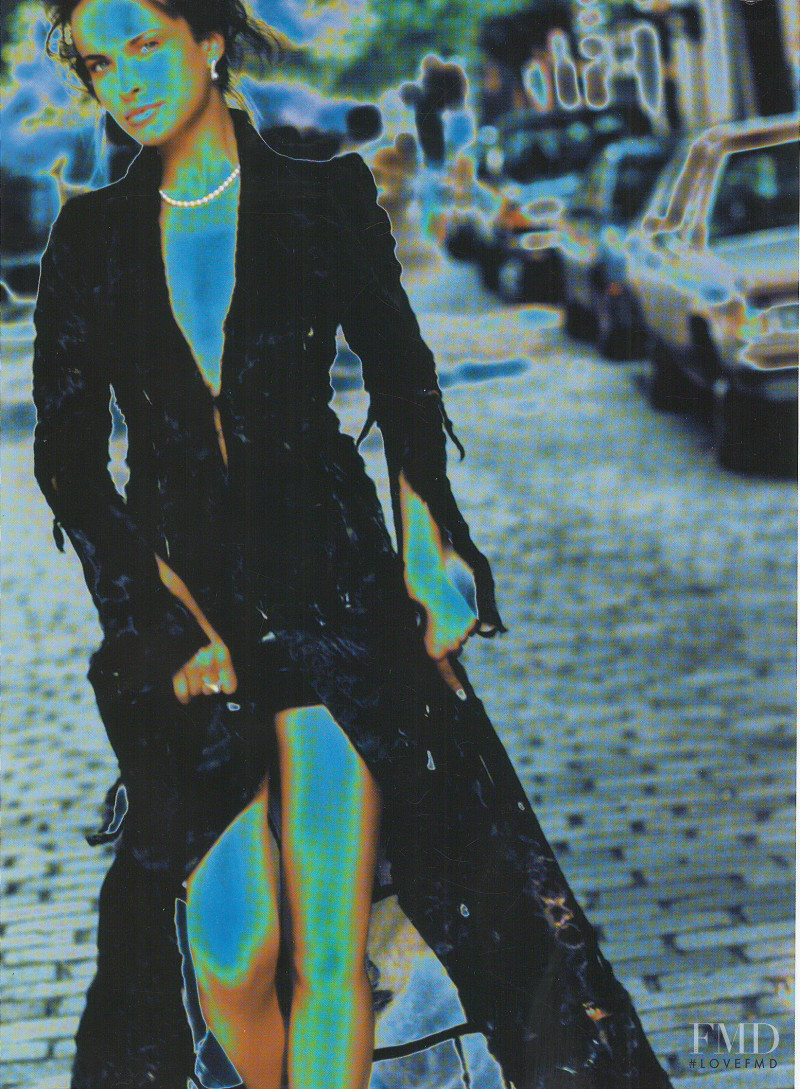 Ljupka Gojic featured in Dazzling Women Love Dazzling Jewels, November 2002