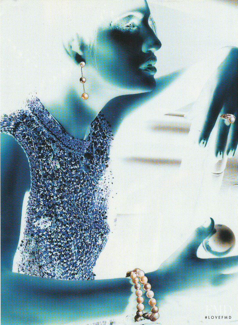 Ljupka Gojic featured in Dazzling Women Love Dazzling Jewels, November 2002