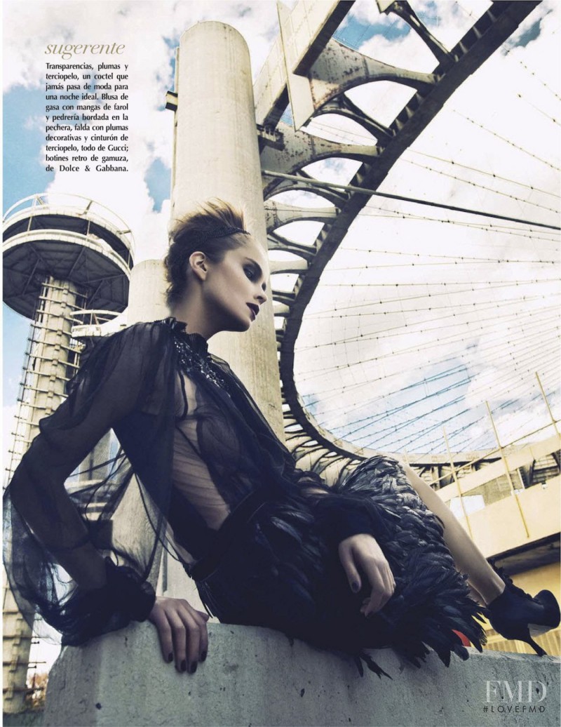 Kasia Kniola featured in Leyes De Atraccion, January 2013