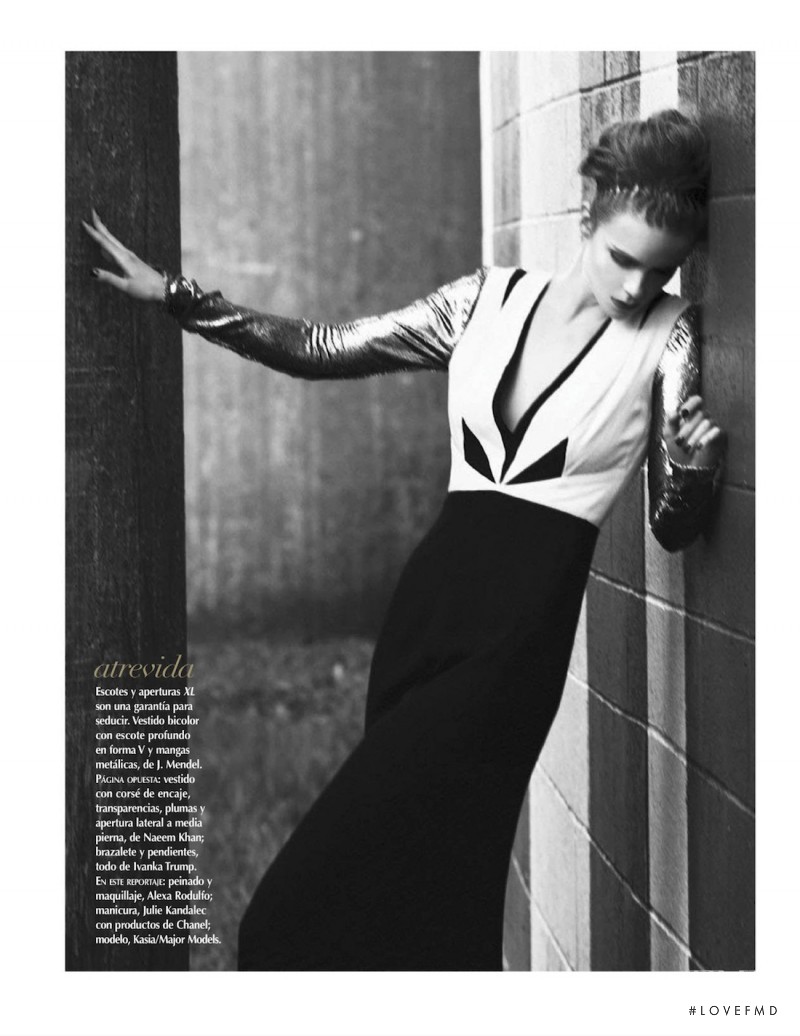 Kasia Kniola featured in Leyes De Atraccion, January 2013