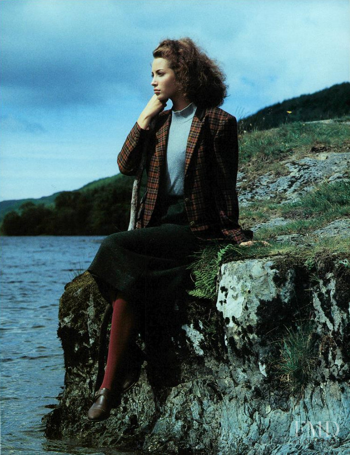 Christy Turlington featured in Giacca a Quadri, Chic di Campagna, September 1987