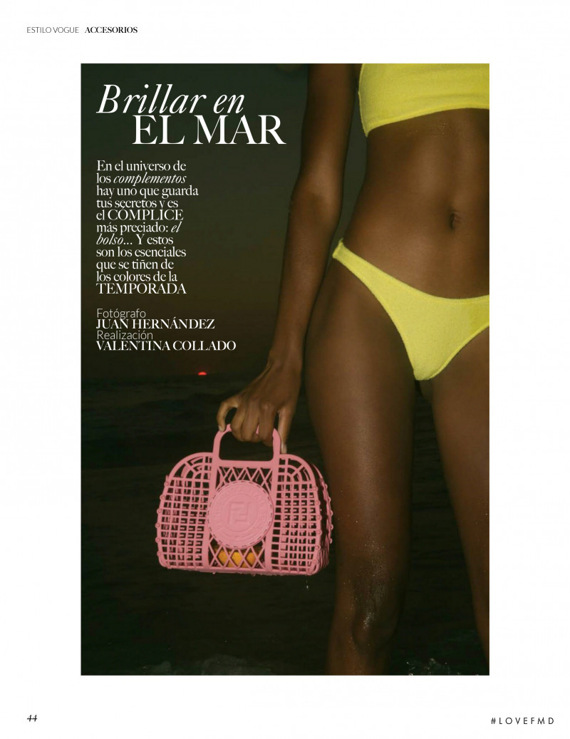 Ana Barbosa featured in Brillar En El Mar, July 2021