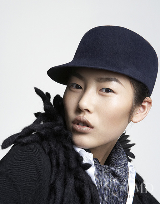 Liu Wen featured in Knitting Dreams, October 2008
