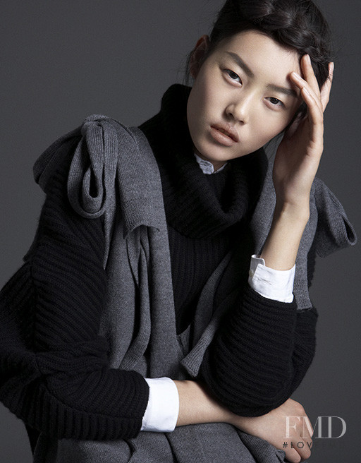 Liu Wen featured in Knitting Dreams, October 2008