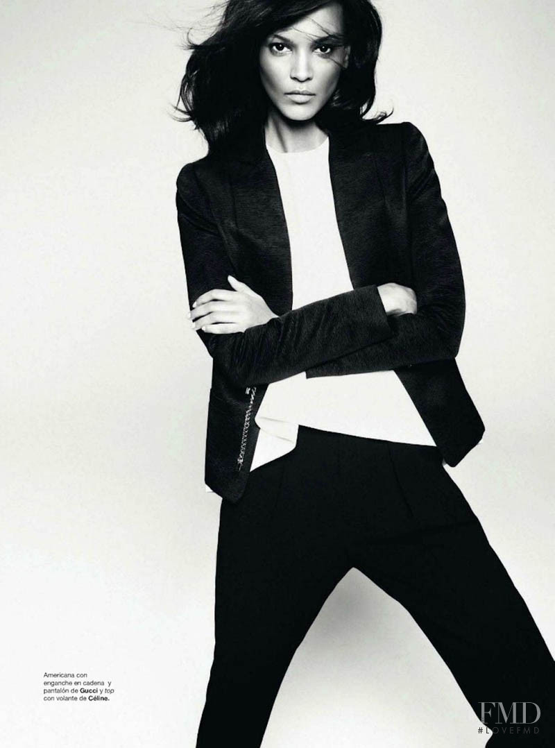 Liya Kebede featured in Cruza la Linea, May 2012