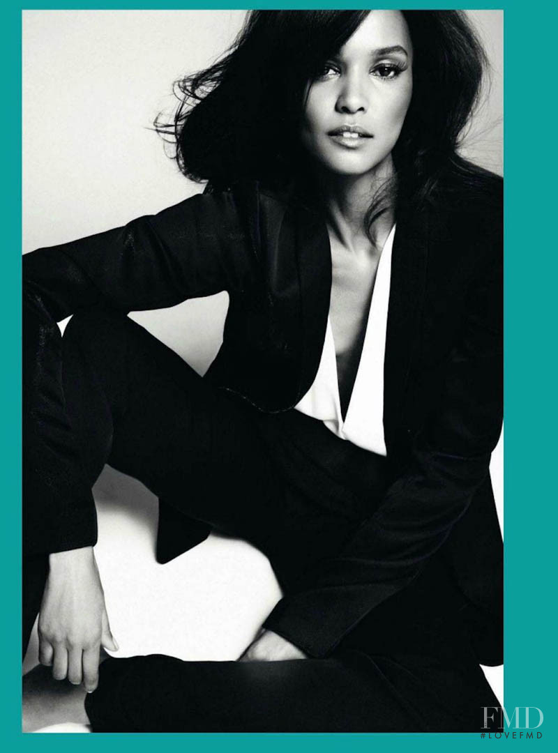 Liya Kebede featured in Cruza la Linea, May 2012