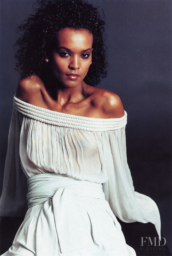 Liya Kebede featured in Je vais encore sortir ce soir, May 2002