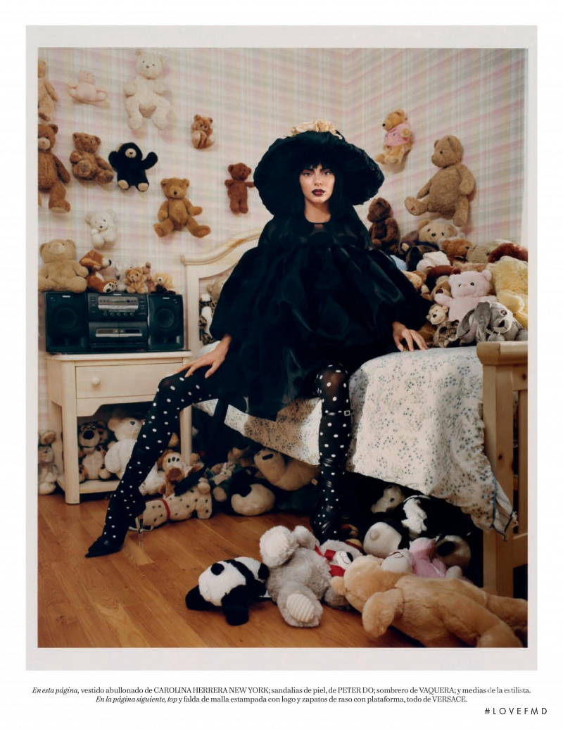 Kendall Jenner featured in Hemos venido a jugar, August 2021