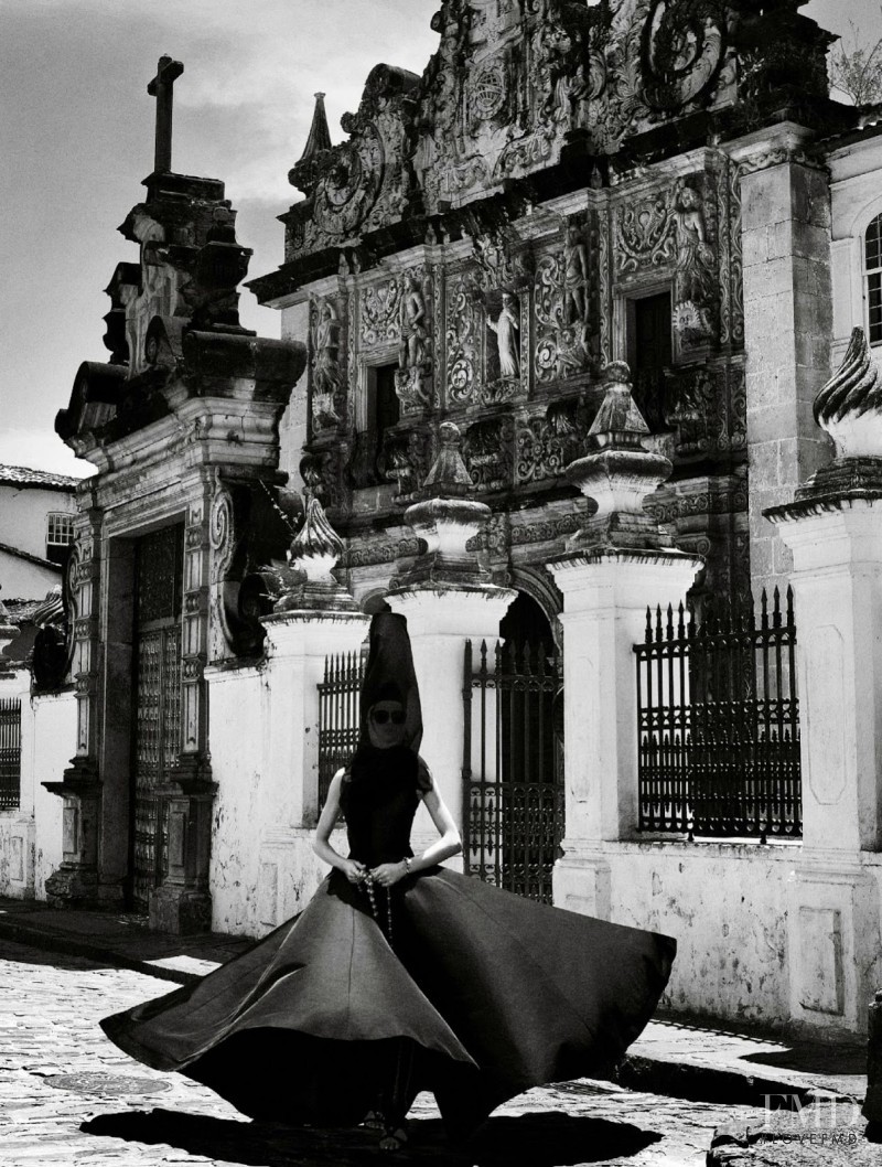 Izabel Goulart featured in Cheia De Graca, February 2013