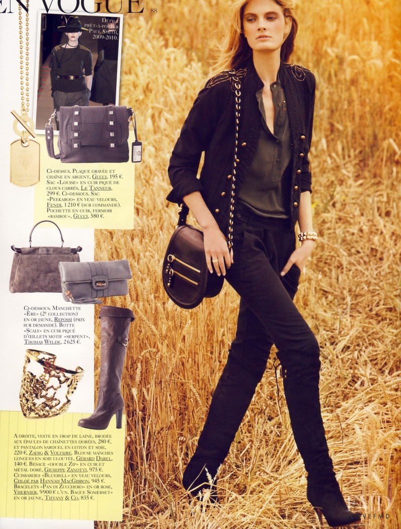 Constance Jablonski featured in En Vogue: Champ d\'actualité, October 2009