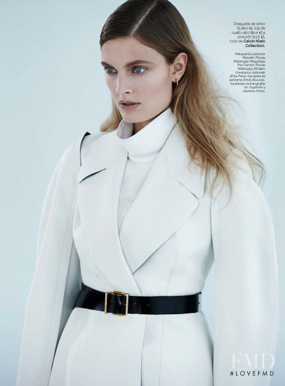 Constance Jablonski featured in Futuro En Blanco, December 2013