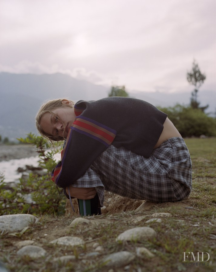 Anna Ewers featured in Anna Ewers, September 2018
