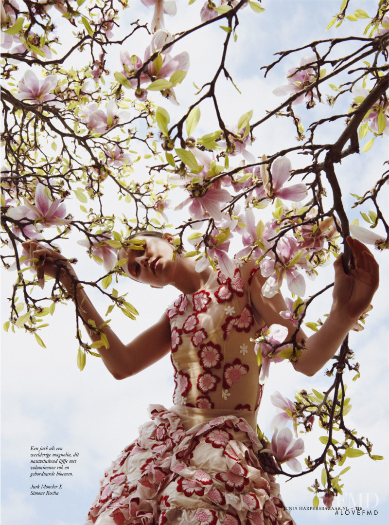 Anna Cleveland featured in Alors On Danse, June 2019