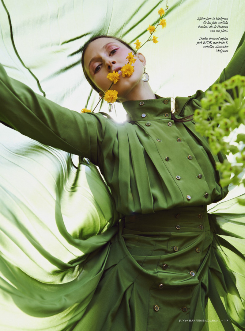 Anna Cleveland featured in Alors On Danse, June 2019
