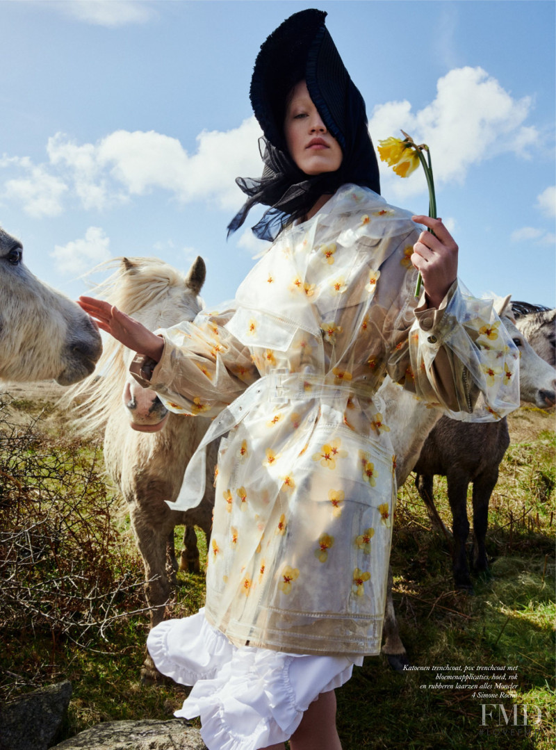 Elizabeth Davison featured in Woeste Hoogten, June 2019