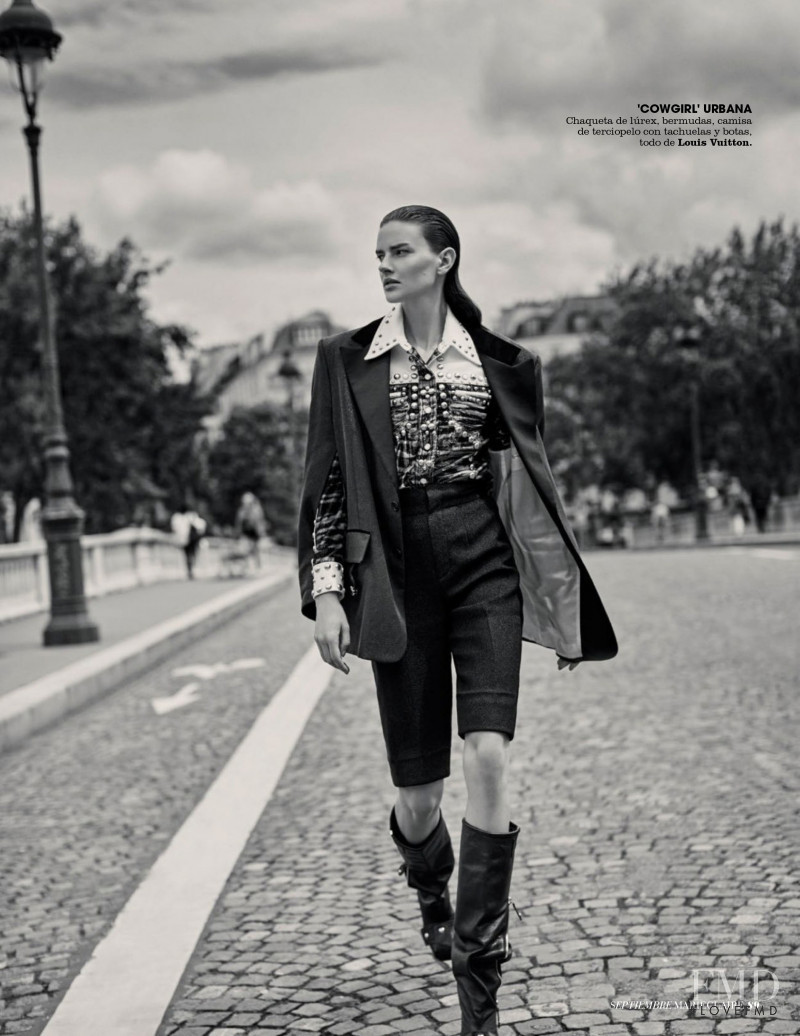 Dorota Kullova featured in A Orillas Del Sena, September 2021