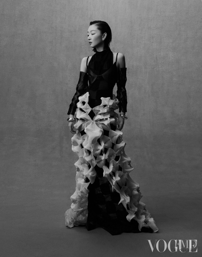 Zhou Dongyu, January 2022