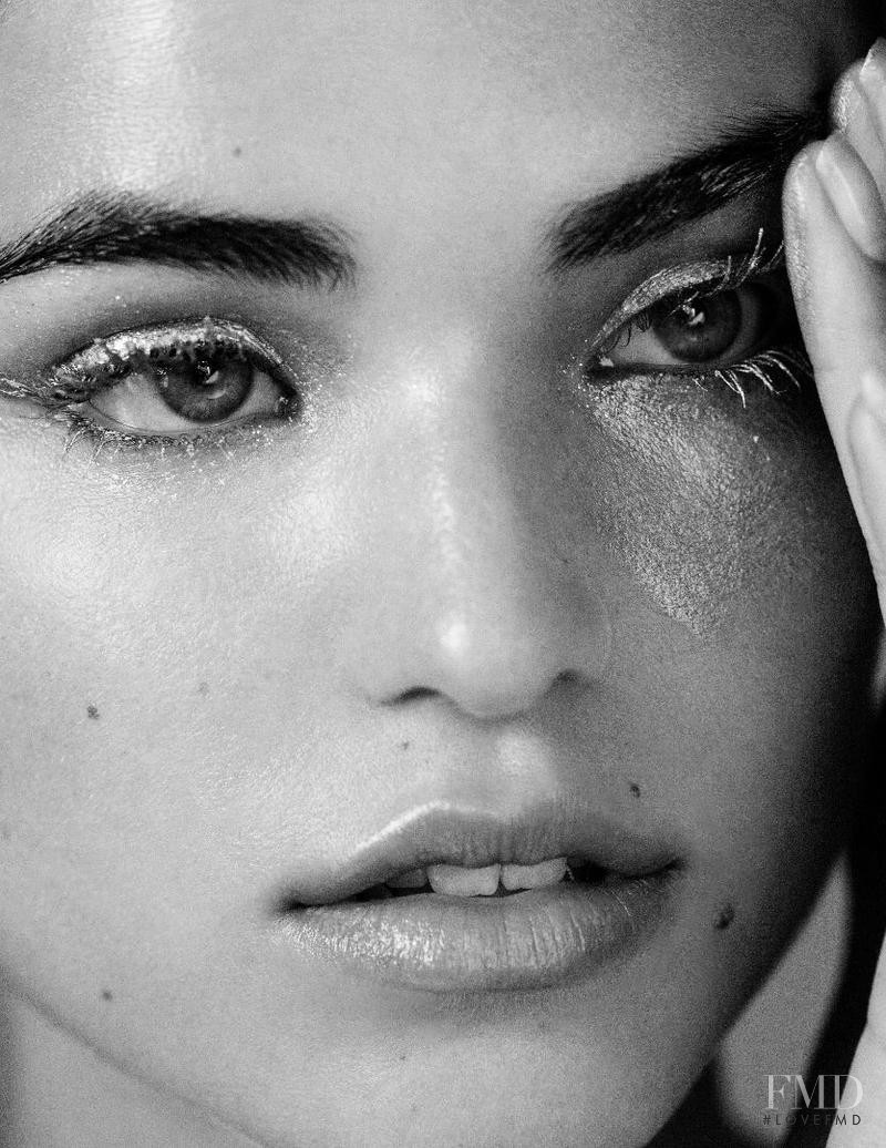 Robin Holzken featured in Beauty, October 2016