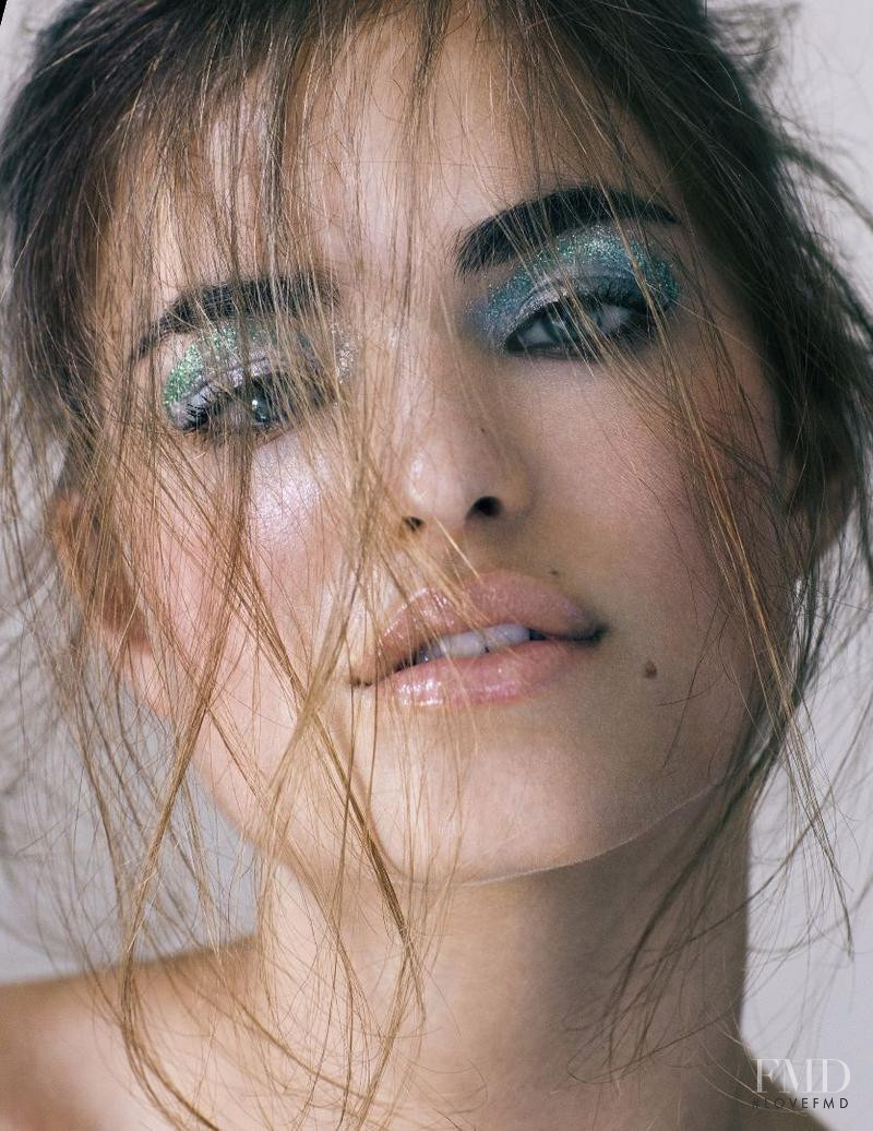 Robin Holzken featured in Beauty, October 2016