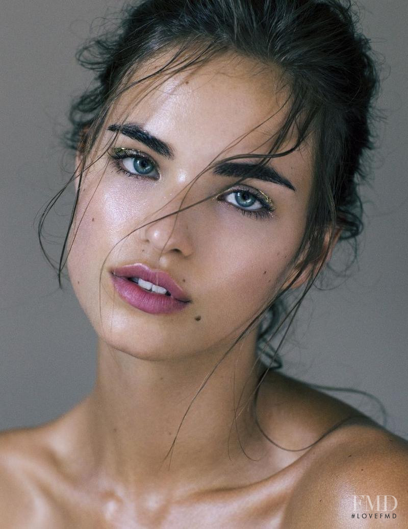 Robin Holzken featured in Beauty, October 2016