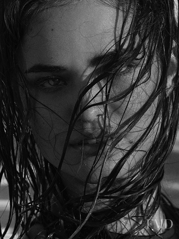 Robin Holzken featured in Robin Holzken, June 2017