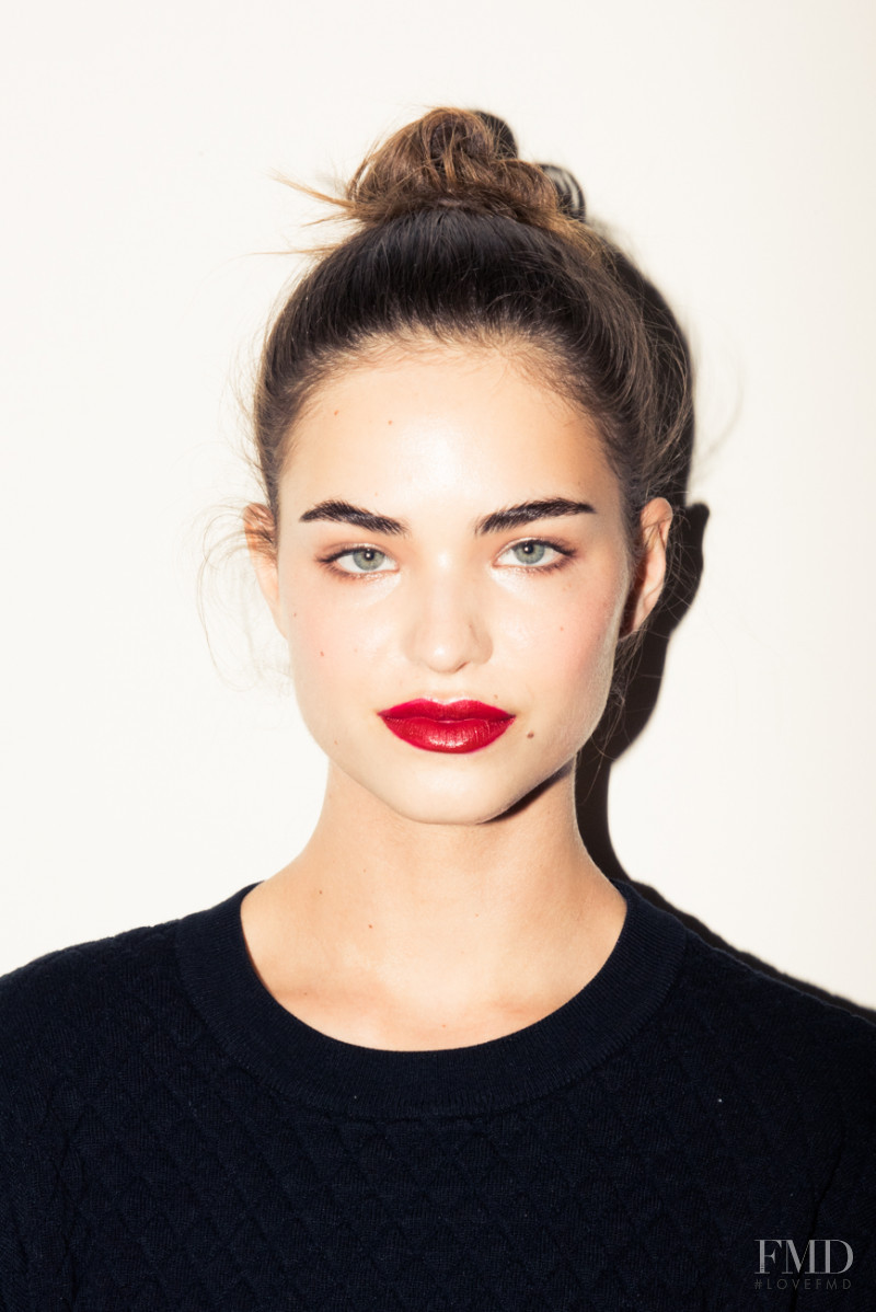 Robin Holzken featured in BEAUTY HOW-TO: THE ULTIMATE GUIDE TO STROBING, December 2015