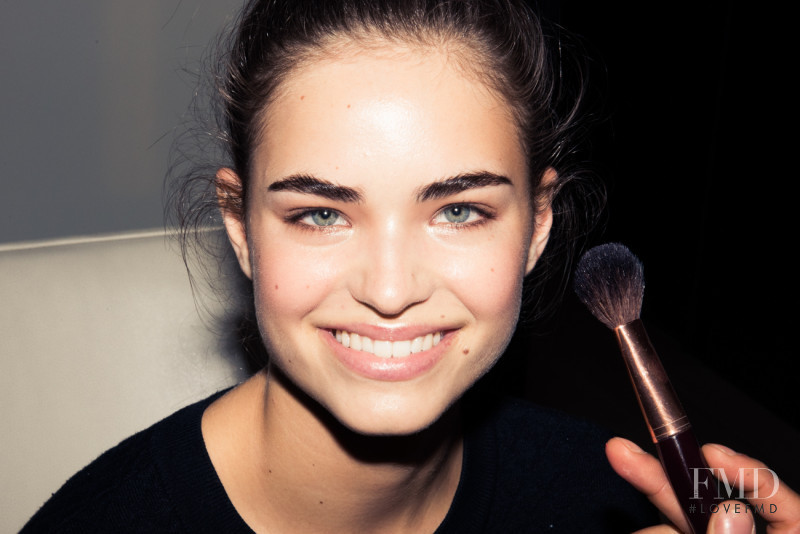 Robin Holzken featured in BEAUTY HOW-TO: THE ULTIMATE GUIDE TO STROBING, December 2015