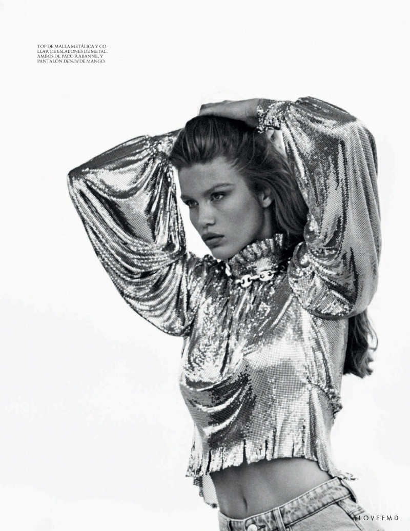 Luna Bijl featured in Luz De Luna, June 2022