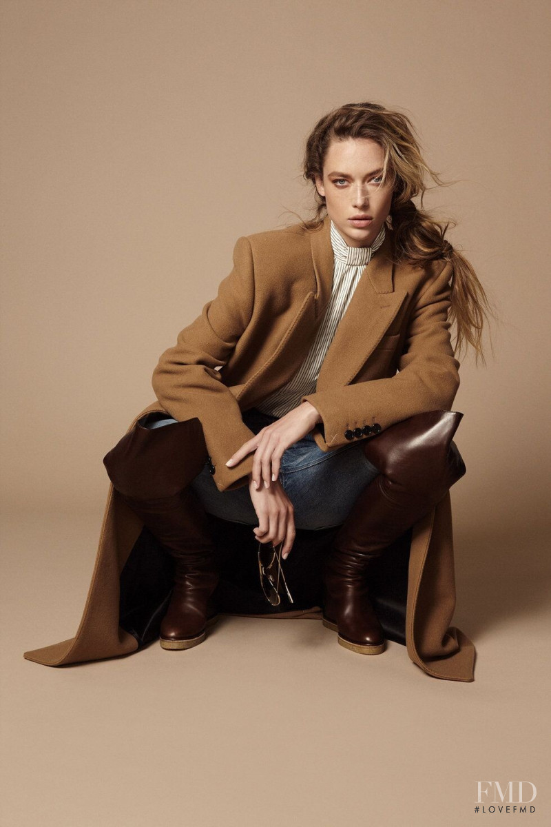 Hannah Ferguson featured in Hannah Ferguson, September 2019