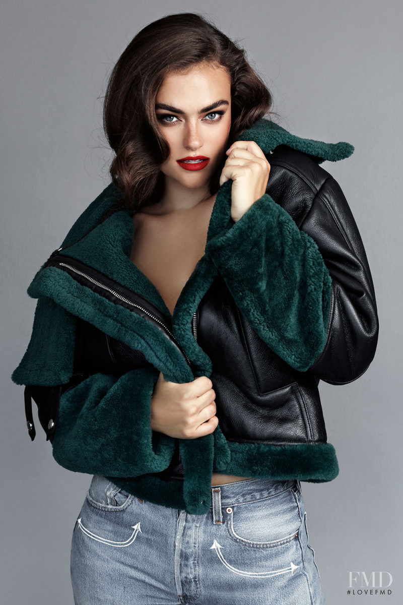 Myla Dalbesio featured in Hei Tir, September 2015