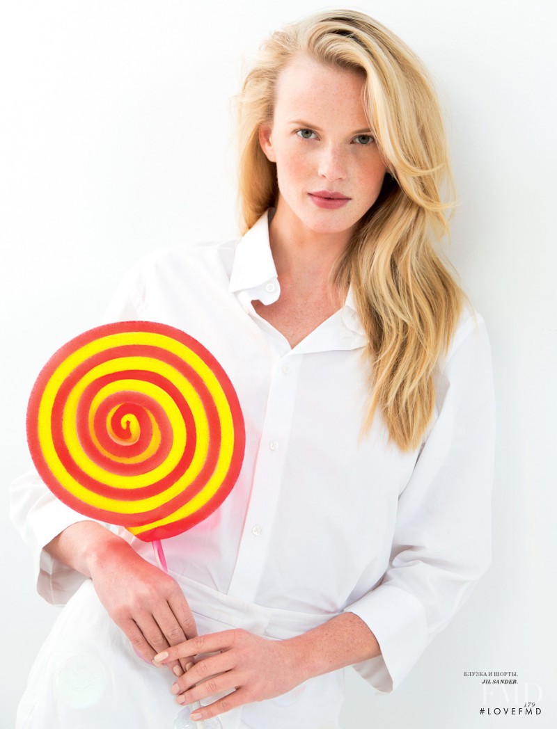 Anne Vyalitsyna featured in So Vyalitsyna, February 2013