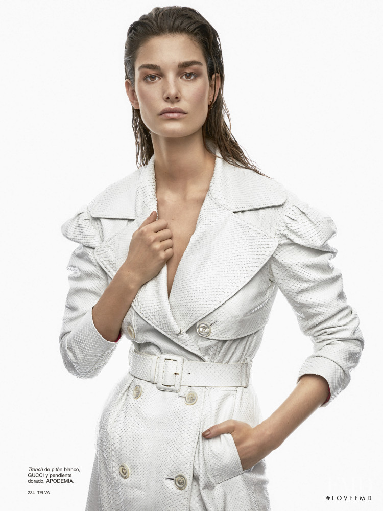 Ophélie Guillermand featured in El color Del Frio, December 2016