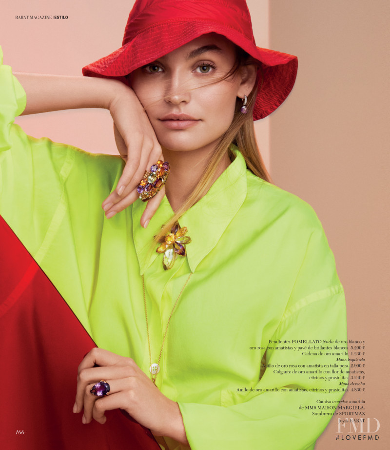 Roosmarijn de Kok featured in Color Up, June 2019