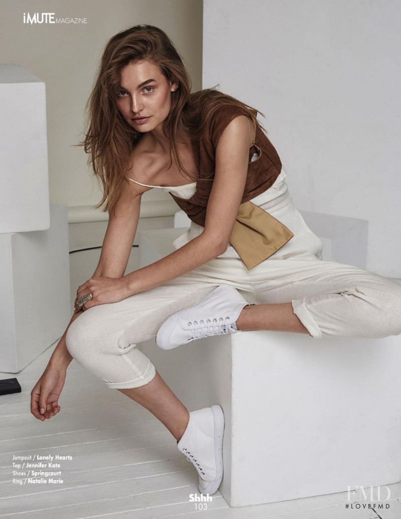 Roosmarijn de Kok featured in Clean Embrace, September 2015