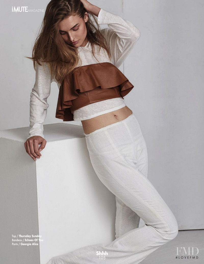 Roosmarijn de Kok featured in Clean Embrace, September 2015