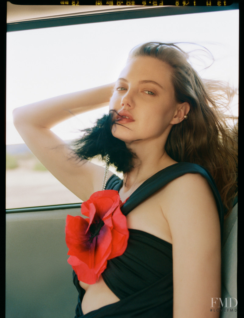 Lindsey Wixson featured in W Podrozy, August 2022