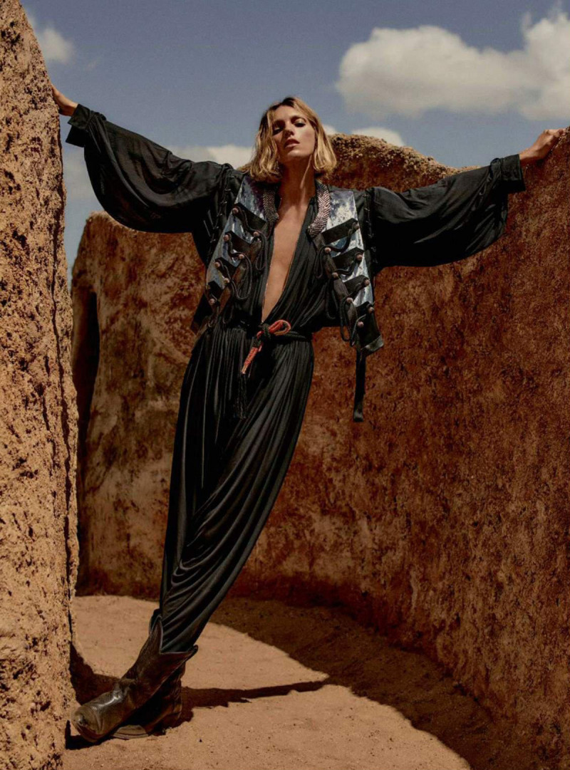 Anja Rubik featured in Anja Rubik, February 2022