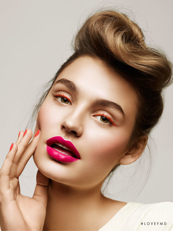 Roosmarijn de Kok featured in Beauty, July 2014