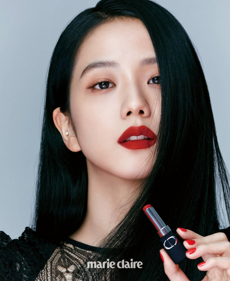 Jisoo Decorates The Cover of The September Issue With Christian Dior Beauty, September 2022