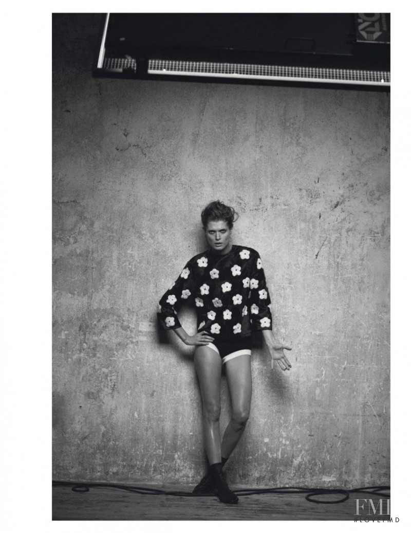 Malgosia Bela featured in Reine D\'Un Monde, March 2013
